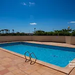 Riboleys - T3 Climatisé Avec Piscine Face à La